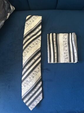 Men's Silver and Black Striped Tie with Matching Pocket Square